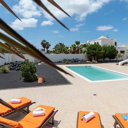 Casa Monicha Costa Teguise Exterior foto