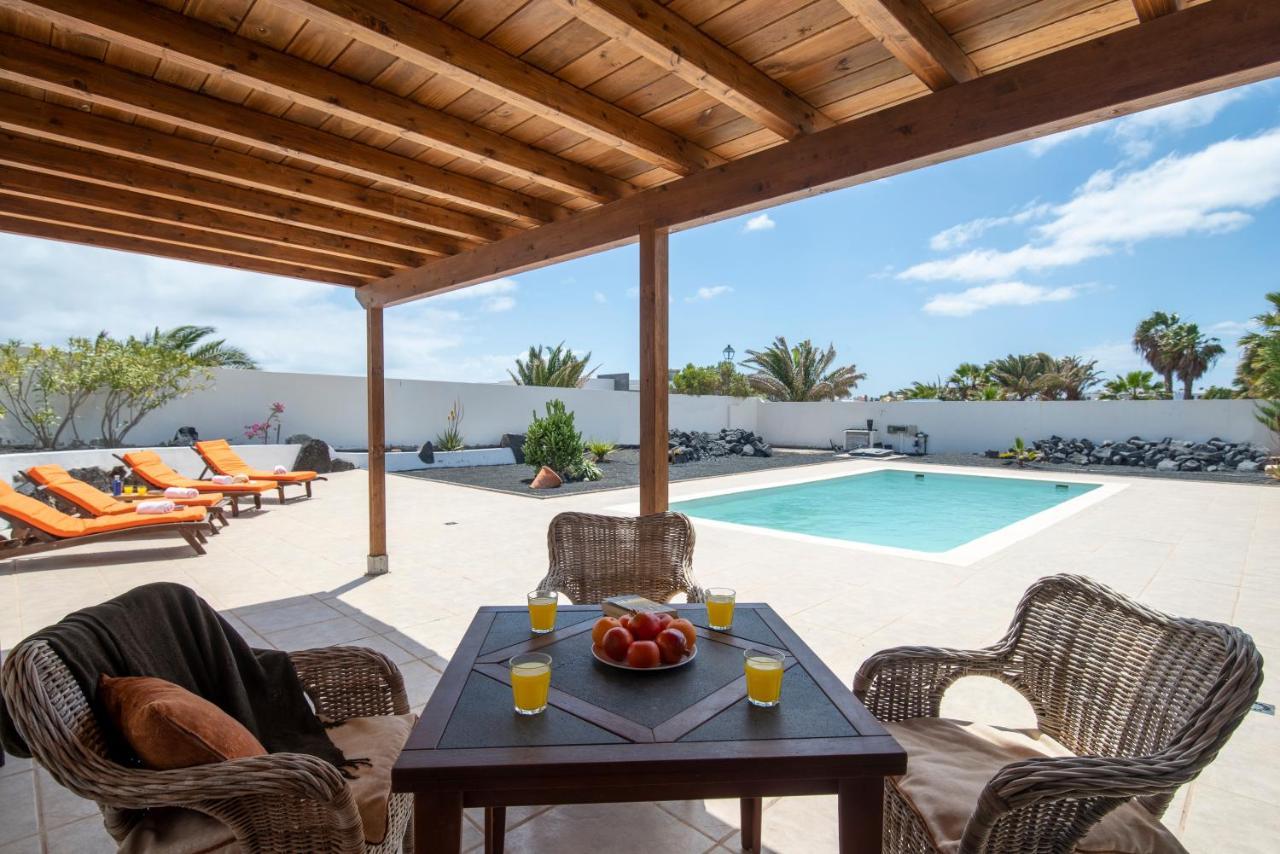 Casa Monicha Costa Teguise Exterior foto